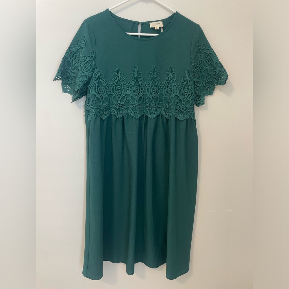 Green Midi Dress with Lace Detail